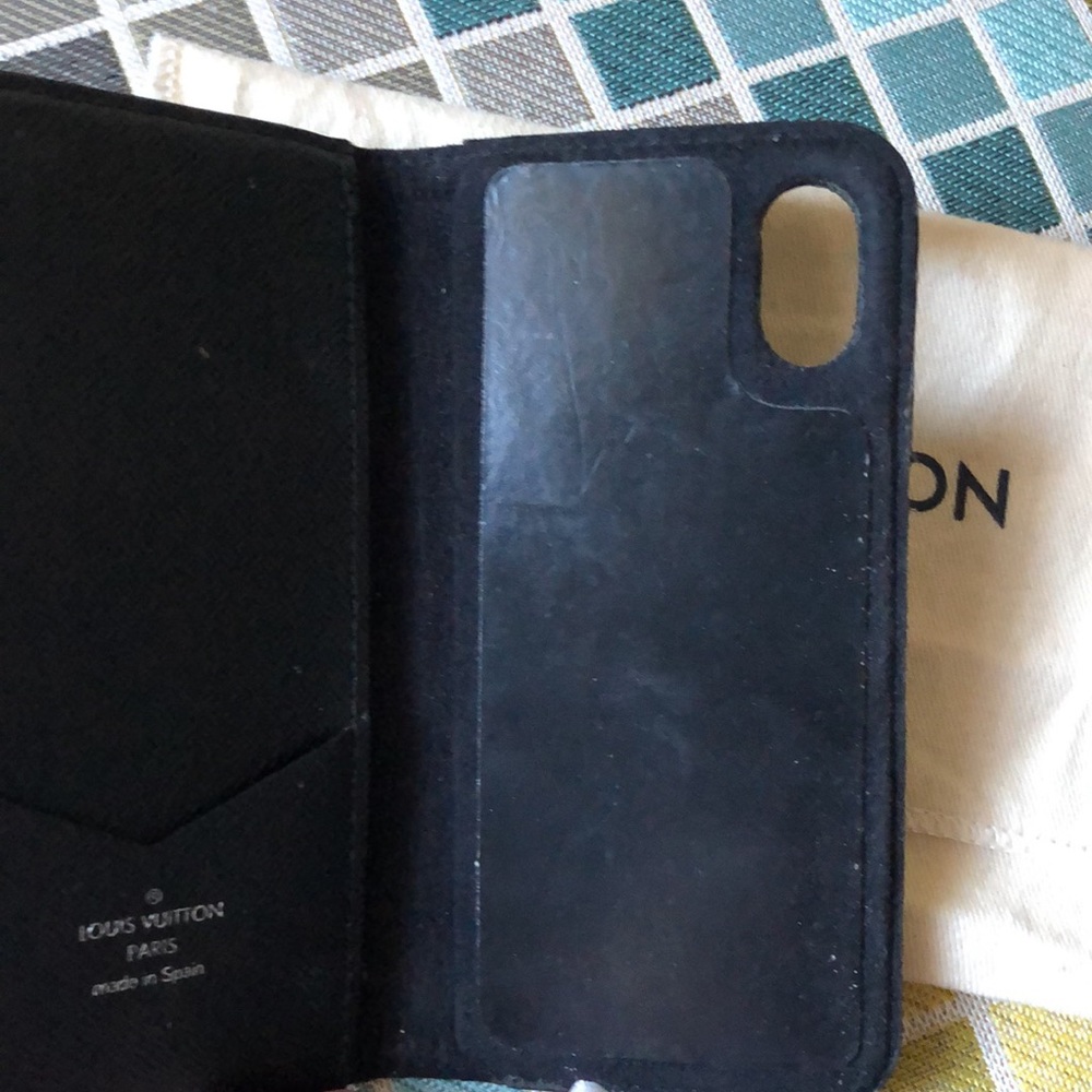Authentic Louis Vuitton IPHONE X Folio - Picture 6 of 8